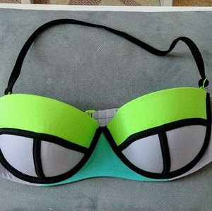 Victoria's Secret bathing suit top/bikini top 34DD